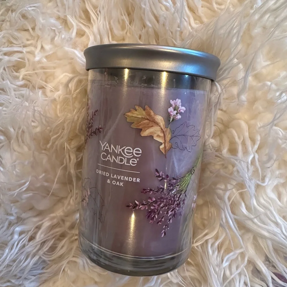 Yankee Candle - Dried Lavender and Oak - Picture 2 of 2